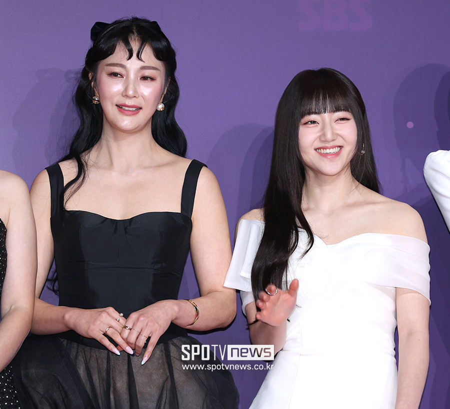 [포토S] 안혜경-경서, 블랙&화이트