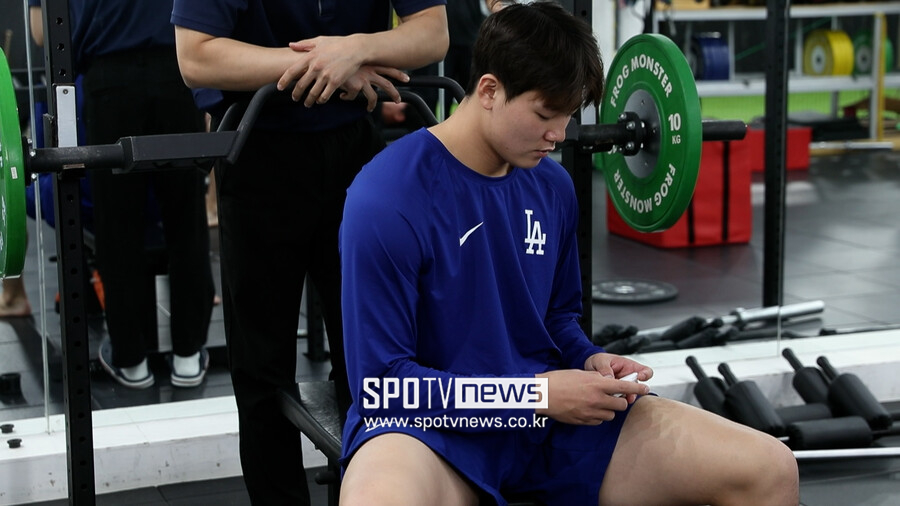 ▲ 윤형준트레이닝센터에서 훈련하는 장현석 ⓒ 스포티비뉴스