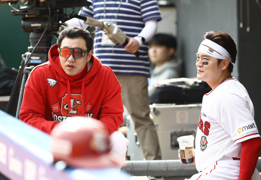 ▲ 추신수와 김강민은 팀을 이끄는 리더이자, 의사결정을 상의하는 중요한 축이었다 ⓒSSG랜더스