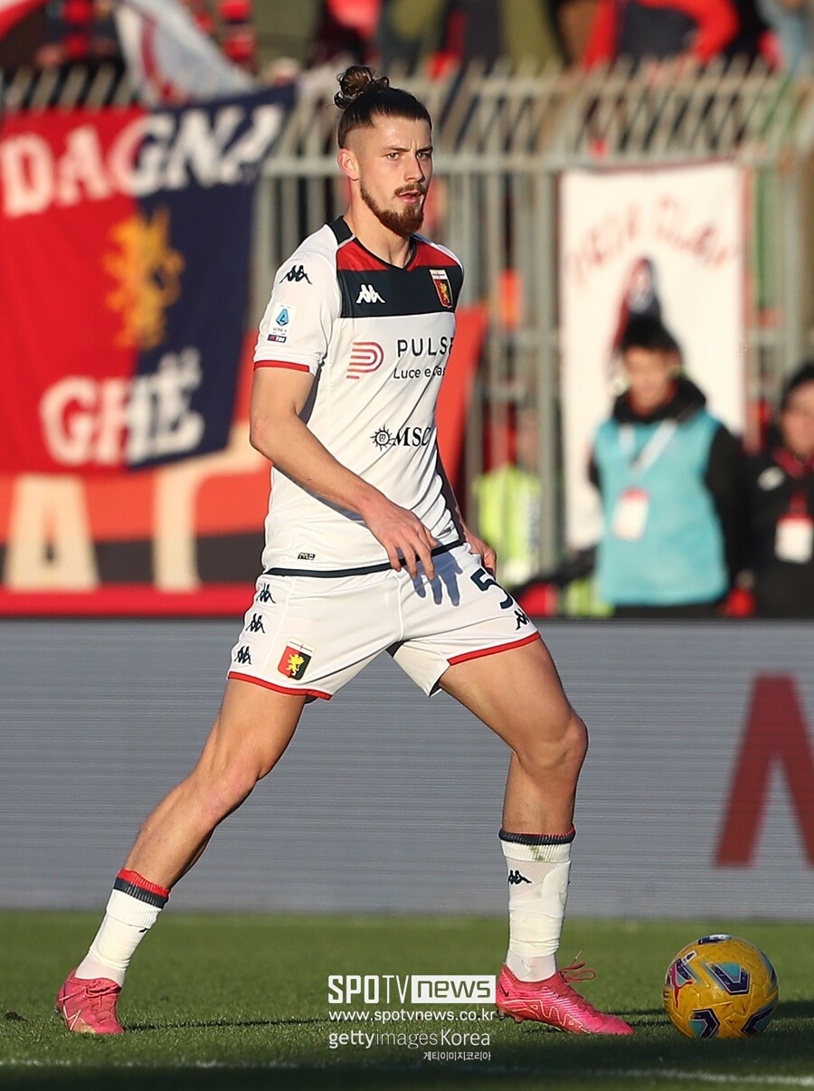 ▲ 라두 드라구신이 나폴리와 연결되고 있다.