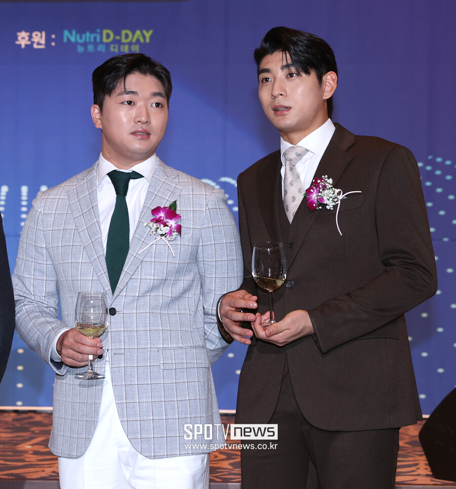 ▲ 고우석(왼쪽)과 이정후 ⓒ 곽혜미 기자
