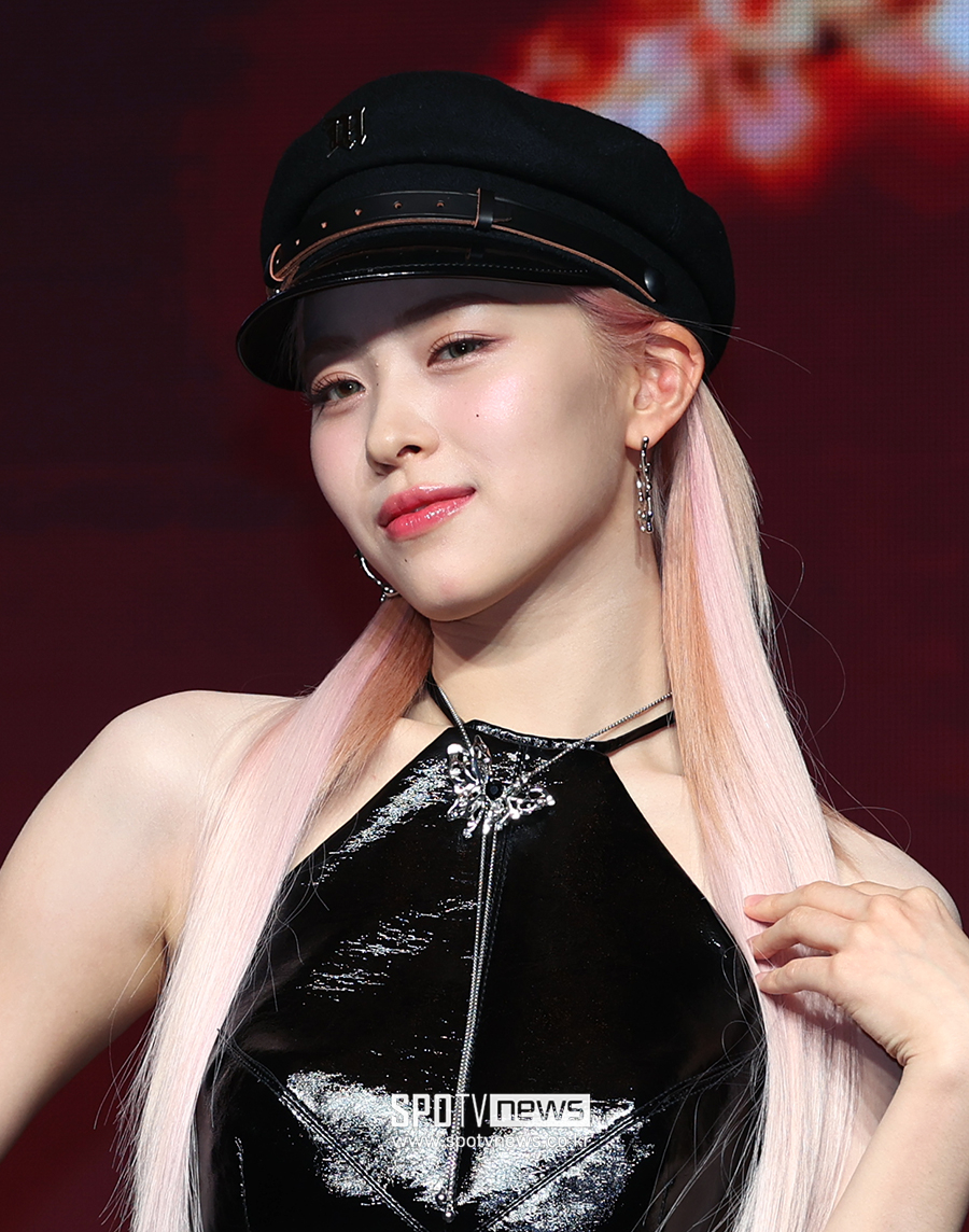 있지 류진 "솔로 활동한 트와이스 존경…지금은 팀으로 더 멋진 모습 보여주겠다"