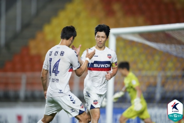 ▲ 민완 미드필더 이영재(오른쪽)도 전북행을 확정했다. ⓒ한국프로축구연맹