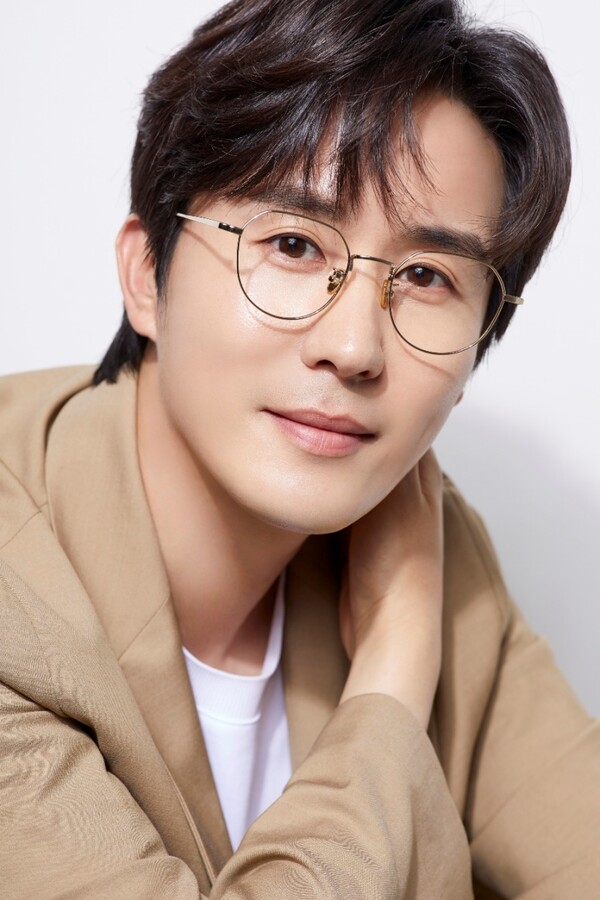 신유, 신생 트로트 레이블 그레인엔터와 손잡았다 "전폭 지원"