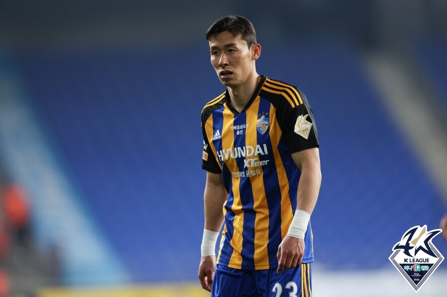 ▲ 김태환도 바코와 함께 울산HD에서 동행을 마무리하게 됐다. 2023시즌 AFC 챔피언스리그 조별리그를 끝으로 울산을 떠나게 됐다  ⓒ한국프로축구연맹