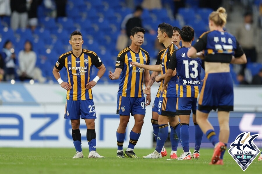 ▲ 김태환도 바코와 함께 울산HD에서 동행을 마무리하게 됐다. 2023시즌 AFC 챔피언스리그 조별리그를 끝으로 울산을 떠나게 됐다  ⓒ한국프로축구연맹