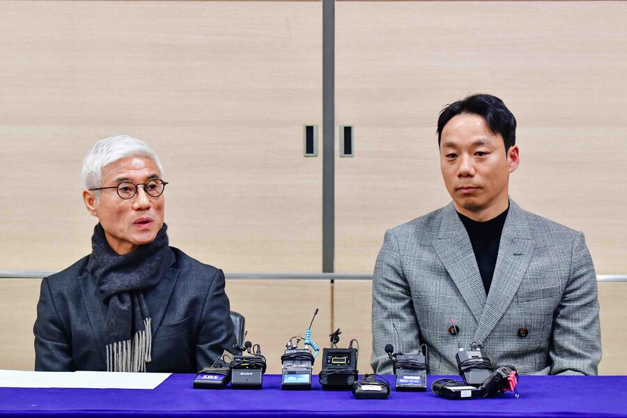 ▲ 염기훈 수원삼성 신임 감독과 박경훈 단장이 11일 화성클럽하우스에서 취임 각오를 밝혔다. ⓒ 수원삼성