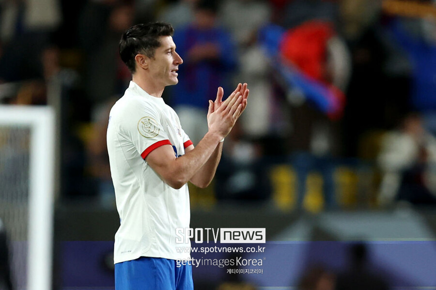 ▲ 바르사는 슈퍼컵 준결승전에서 오사수나를 2-0으로 눌렀다. 로베르트 레바도프스키가 선제 결승골을 뽑았다.