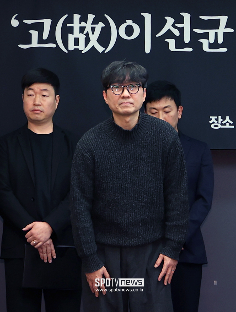 [포토S] 장항준 감독, 어두운 표정