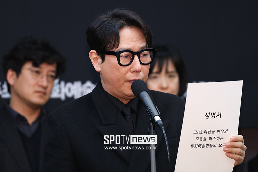 [포토S] 성명서 낭독하는 윤종신