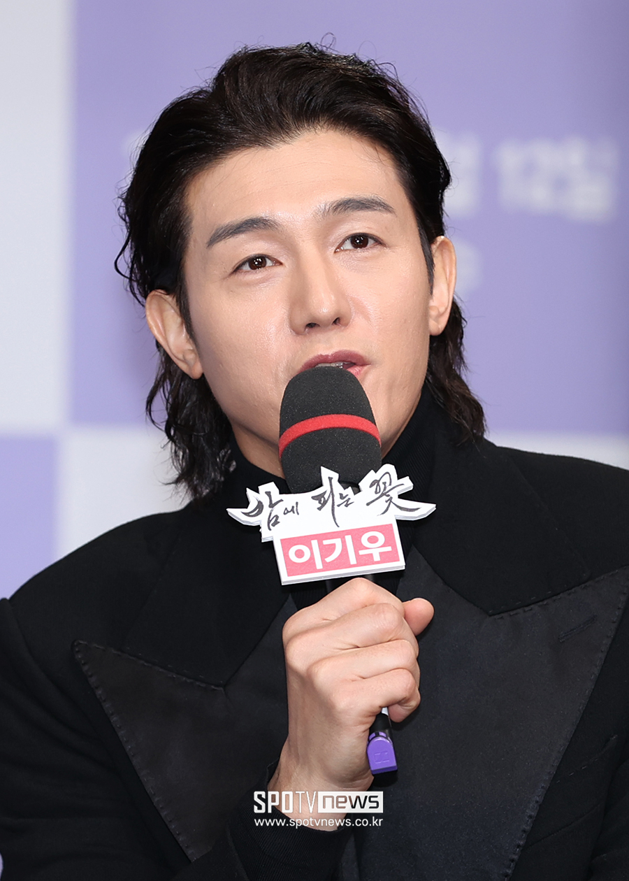 [포토S] 인사말 하는 이기우