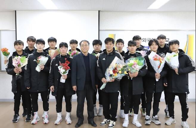 "부산 대표하는 '하키 명문대' 목표"…부산외대 하키부 창단