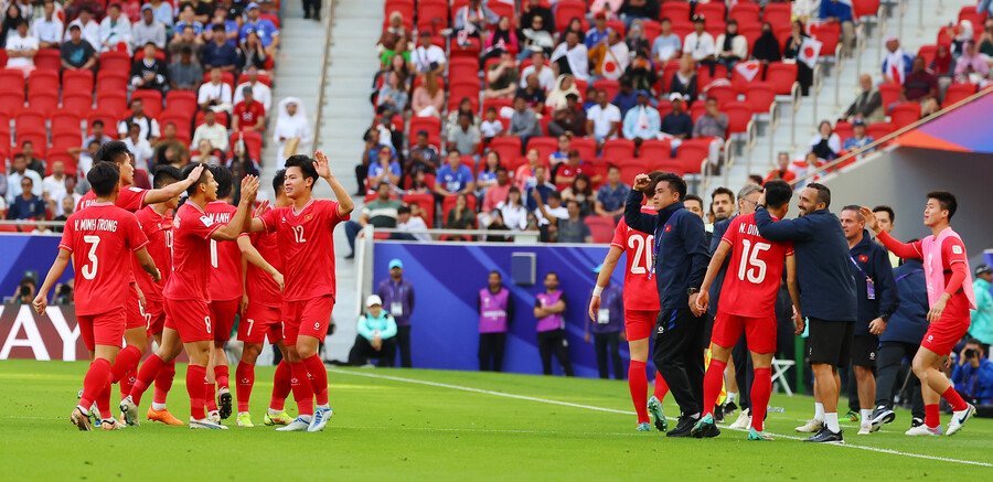 ▲ 호주는 인도에 2-0 승리를 거뒀지만, 고전했다. 일본도 전반 막판이 되기 전까지 베트남에 1-2로 지고 있었다. 결과는 4-2 승리였지만, 베트남의 기세는 생각보다 놀라웠다는 평가다. ⓒ연합뉴스