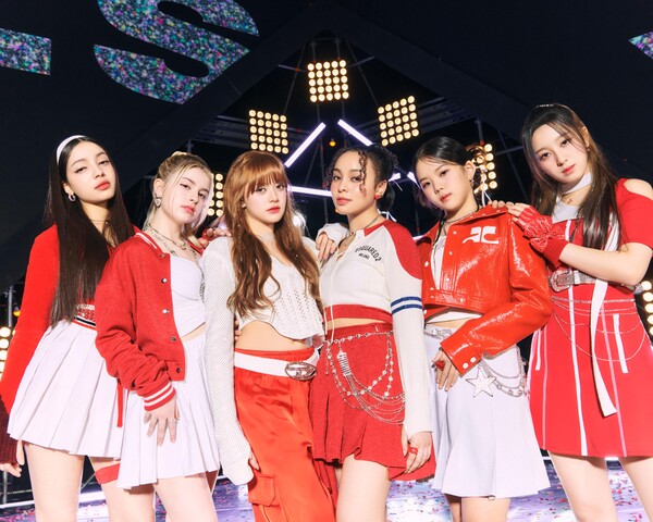 ▲ 비춰 데뷔 싱글 '걸스 오브 더 이어' 콘셉트 사진. 제공|JYP엔터테인먼트