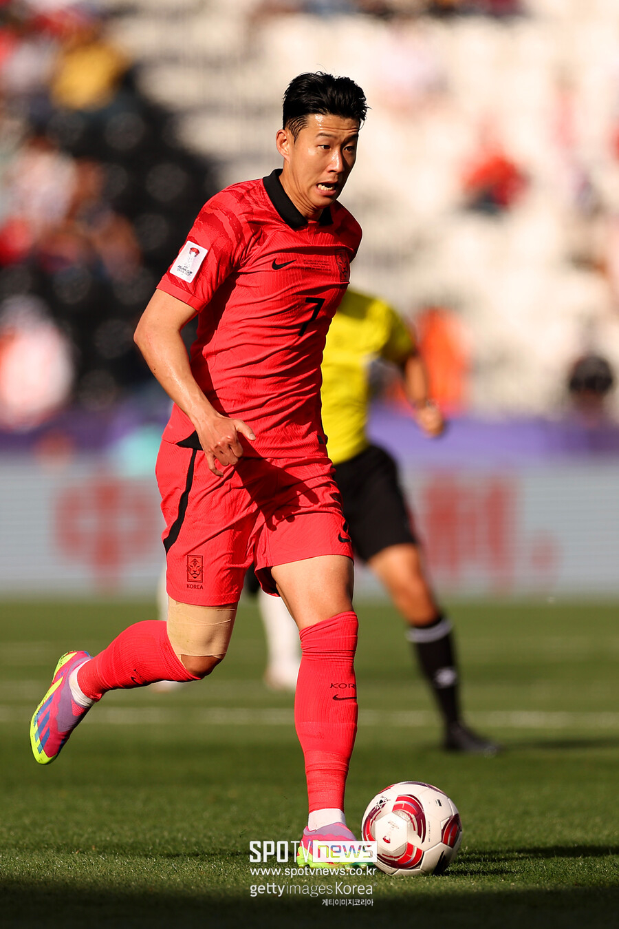 ▲ 한국은 15일 오후 8시 30분(한국시간) 카타르 자심 빈 하마드 스타디움에서 ‘2023 아시아축구연맹(AFC) 아시안컵’ E조 조별리그 1차전에서 바레인을 만났다. 꽤 답답했던 전반전이었지만 황인범 한방에 1-0 리드를 잡았다
