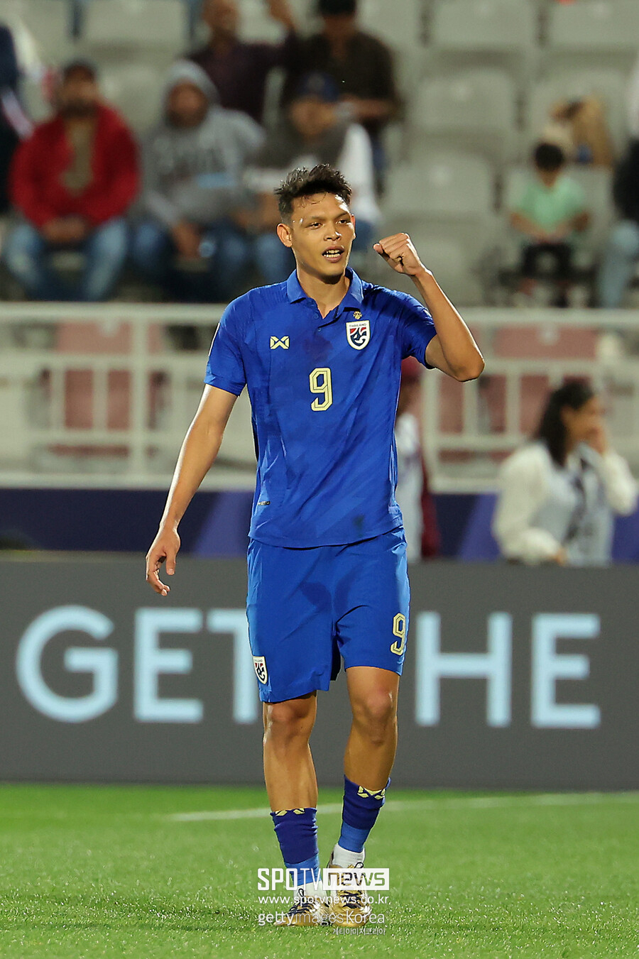 [아시안컵] '이강인과 공동 선두' 차이뎃 멀티골…태국, 키르기스스탄 2-0 제압 '첫 승 신고' 