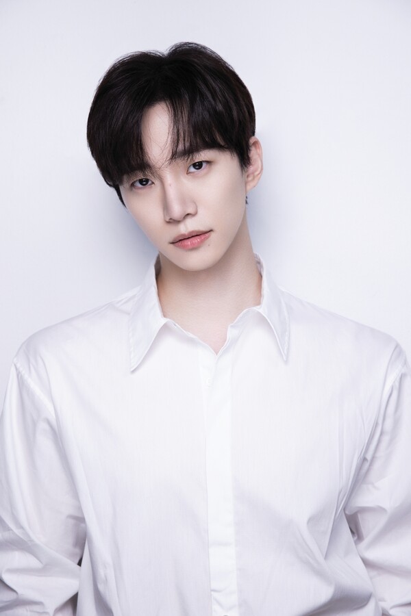 이준호, 싱글 '다시 만나는 날' 발표…콘서트 오프닝 무대서 깜짝 공개
