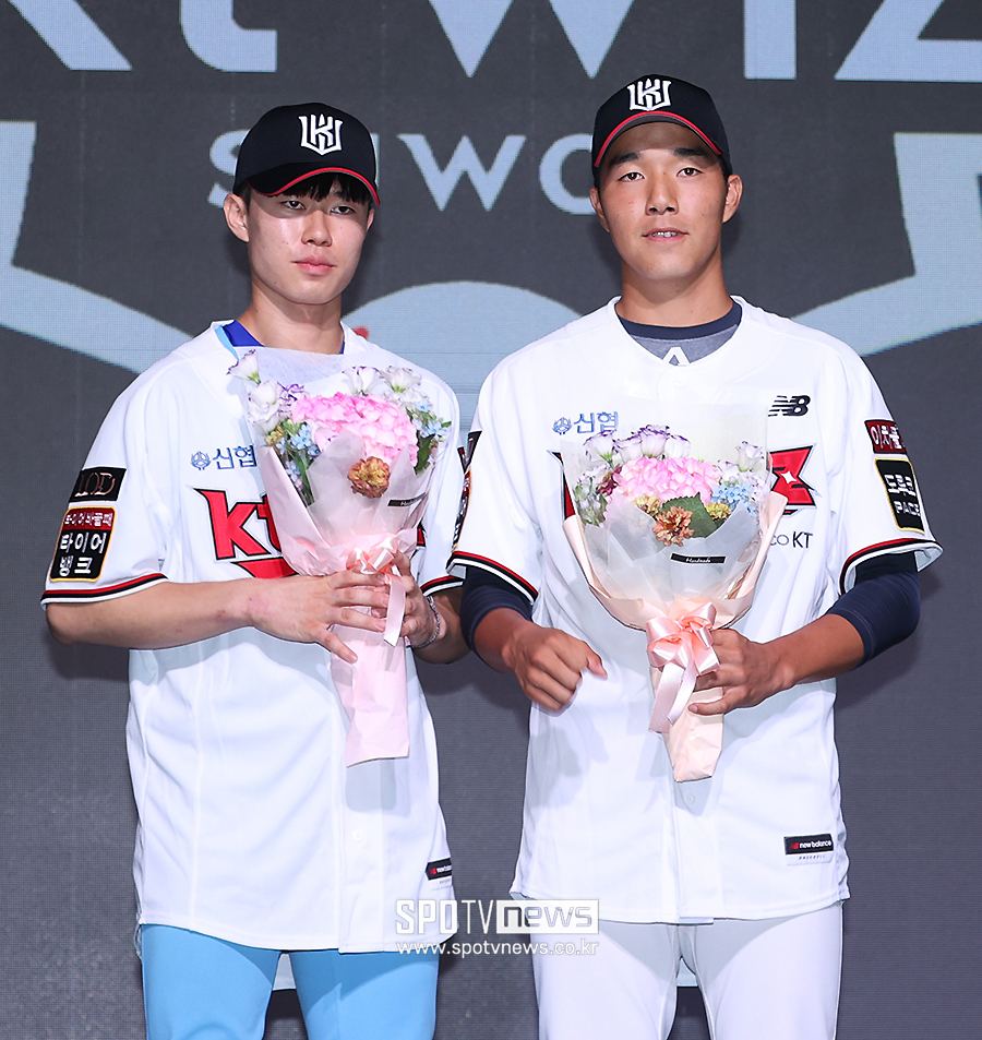 ▲ KT 신인 원상현(왼쪽)과 육청명 ⓒ곽혜미 기자