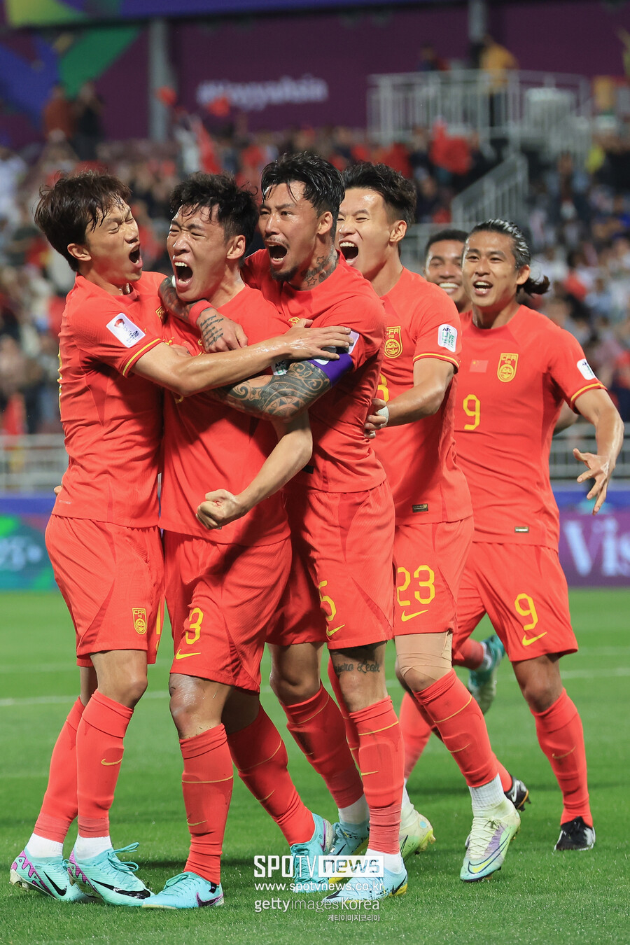 ▲ 아시안컵 A조 조별리그 첫 경기에서 반등을 노렸지만 타지키스탄과 0-0 무승부로 승점 1점만 가져왔다. 중국 ‘호날두’ 우레이를 전방에 두고 공격했지만 결실을 맺지 못했다. 타지키스탄에 볼 점유율 51%를 내줬고 슈팅도 20개(유효슈팅 2개)나 허용했다. 중국은 슈팅 10번을 시도했는데 득점하지 못했다