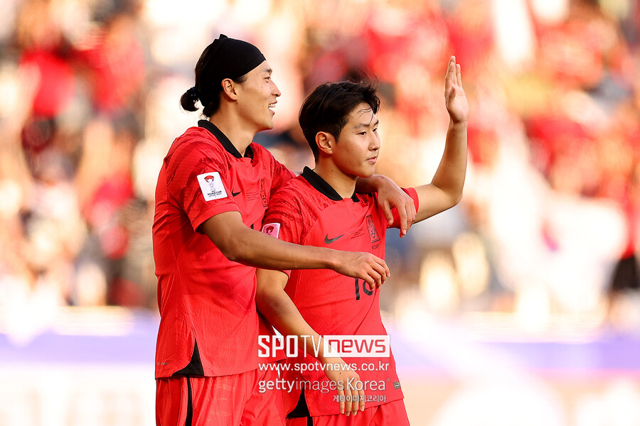 ▲ 아시아축구연맹(AFC) 17일(한국시간) 2023 아시안컵 조별리그 1차전 12경기에서 최고의 활약을 했던 11명을 선정했다. 한국 선수들이 총 두 명으로 카타르와 함께 조별리그 1차전 베스트 최다 배출팀이 됐다