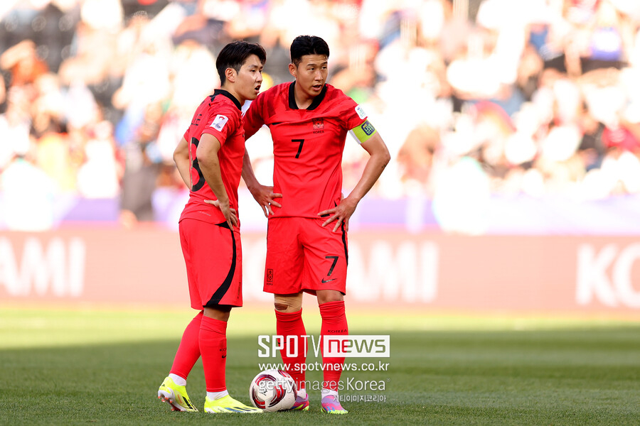 ▲ 아시아축구연맹(AFC) 17일(한국시간) 2023 아시안컵 조별리그 1차전 12경기에서 최고의 활약을 했던 11명을 선정했다. 한국 선수들이 총 두 명으로 카타르와 함께 조별리그 1차전 베스트 최다 배출팀이 됐다