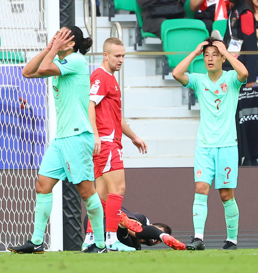"절망적인 골 결정력, 이건 범죄다" 15억 中 축구팬 좌절…FIFA랭킹 107위 레바논과 0-0 '졸전 무승부', 아시안컵 탈락 위기