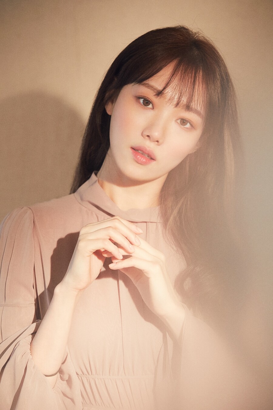 이성경, 독거노인지원센터에 5000만원 기부 "존경과 사랑 전하고파"