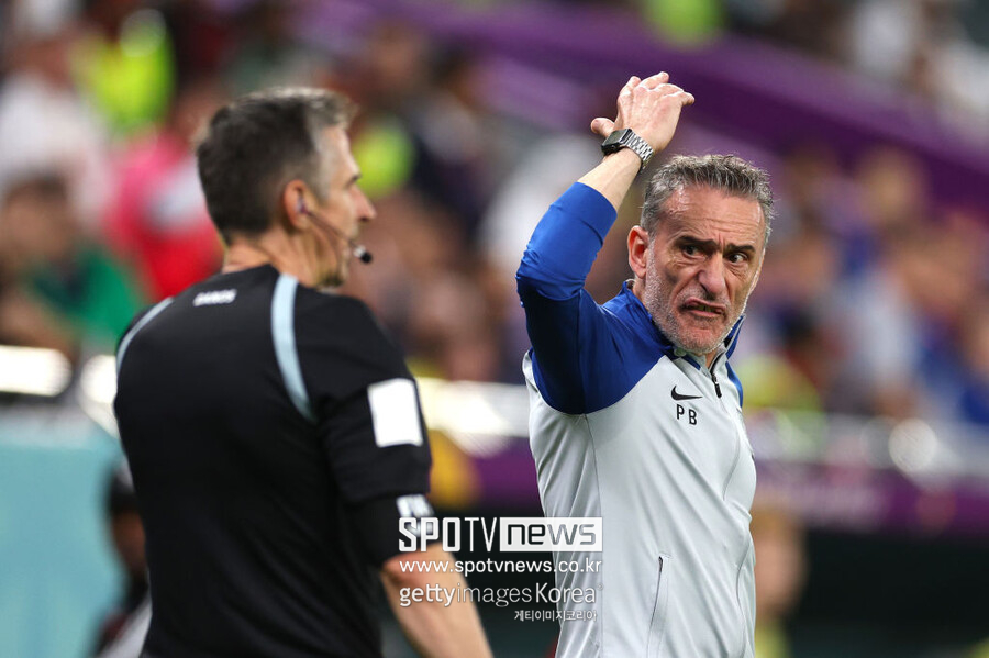 ▲ 지난 카타르 월드컵에서 주심에게 항의하는 벤투 감독