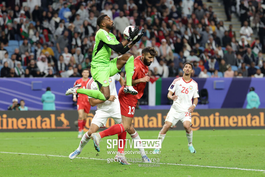 ▲ 벤투 감독이 이끄는 아랍에미리트(UAE) 축구대표팀은 19일 오전(한국시간) 카타르 알와크라 알자누브 스타디움에서 열린 2023 아시아축구연맹(AFC) 아시안컵 C조 조별리그 2차전에서 팔레스타인과 1-1 무승부를 거뒀다.