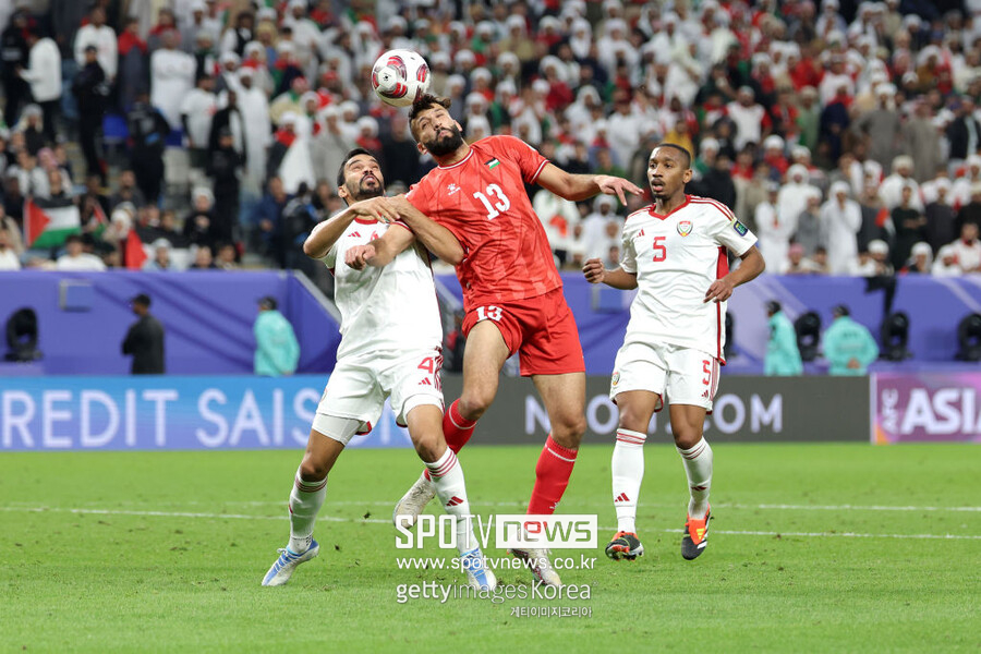▲ 벤투 감독이 이끄는 아랍에미리트(UAE) 축구대표팀은 19일 오전(한국시간) 카타르 알와크라 알자누브 스타디움에서 열린 2023 아시아축구연맹(AFC) 아시안컵 C조 조별리그 2차전에서 팔레스타인과 1-1 무승부를 거뒀다.