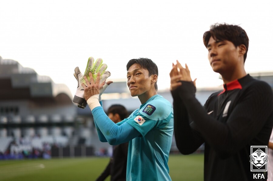 ▲ 대한축구협회는 19일 "골키퍼 김승규가 전날 훈련 도중 자체 게임을 하다가 오른쪽 무릎을 다쳤다. 전날 밤 늦게 자기공명영상(MRI) 촬영 결과 전방십자인대 파열을 당한 것으로 확인됐다. 대표팀은 김승규를 소집해제 하기로 결정했다"고 밝혔다.  ⓒ대한축구협회