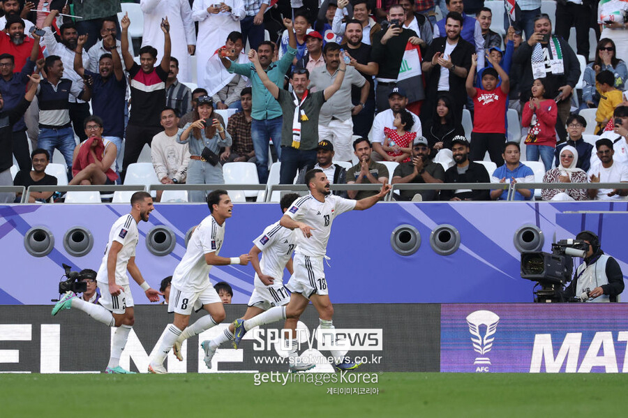 ▲ 19일 카타르 알 라얀에 위치한 에듀케이션 스타디움에서 열린 2023 아시아축구연맹(AFC) 카타르 아시안컵 조별리그 D조 2차전에서 일본이 이라크에 1-2로 졌다.