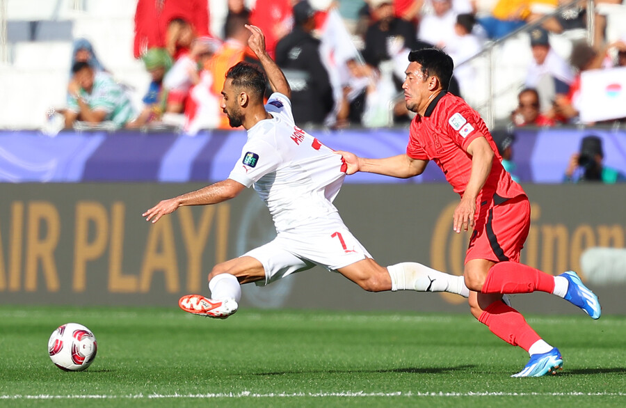▲ 위르겐 클린스만 감독이 이끄는 한국 축구대표팀은 20일(한국시간) 카타르 도하 알투마마 스타디움에서 열린 요르단과 2023 아시아축구연맹(AFC) 카타르 아시안컵 E조 조별리그 2차전에서 2-2로 비겼다. 현재까지 총 경고는 7장이다 ⓒ연합뉴스