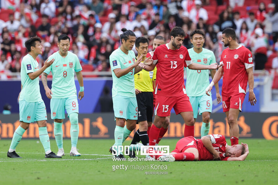 ▲ 17일 도하의 알투마마 스타디움에서 열린 2023 아시아축구연맹(AFC) 카타르 아시안컵 조별리그 A조 2차전에서 중국이 레바논과 0-0으로 비겼다. 타지키스탄과 첫 경기에 이어 또 다시 무득점 무승부에 그쳤다.