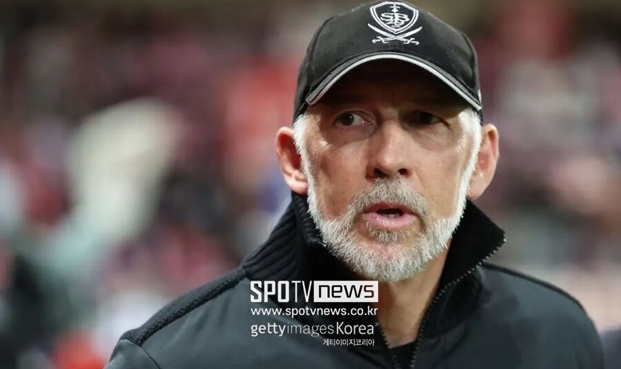 ▲ 브레스트의 에릭 로이 감독