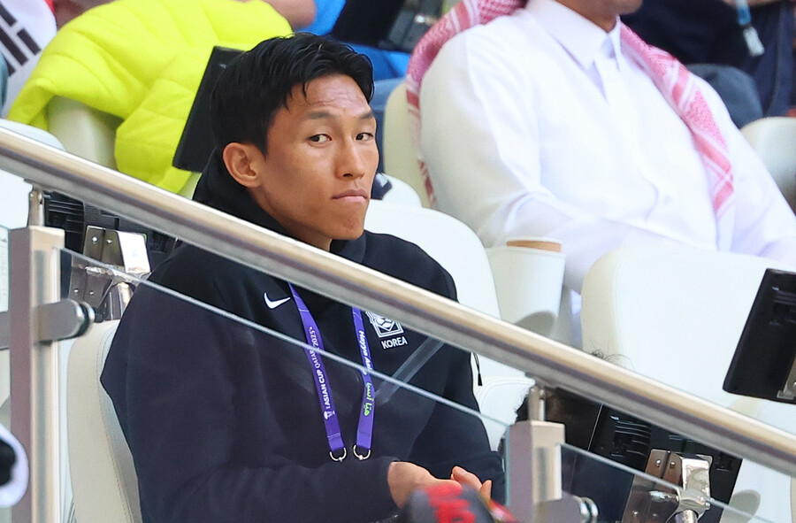 ▲ 대한축구협회는 "김승규 선수가 22일 저녁 11시 팀에서 소집 해제돼 귀국한다. 귀국하는대로 바로 수술을 진행하고 회복 및 재활에 들어간다. 김승규가 부상으로 낙마했지만 대회규정상 첫 번째 경기가 지났기 때문에 대체 발탁은 불가하다"라면서 "대회 기간이 상당히 남았기 때문에 골키퍼 두 명으로 훈련이 어려운 관계로 작년 9월 유럽 원정과 10월 A매치에 소집된 적이 있는 김준홍을 연습파트너로 호출했다"라고 알렸다 ⓒ대한축구협회