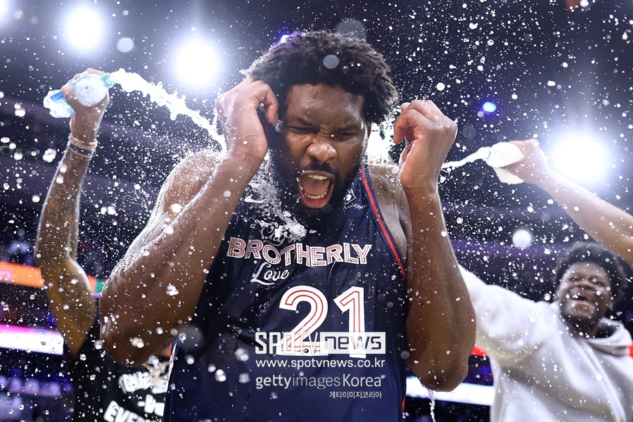 'NBA 역대 9번째' 엠비드, 70득점 폭발에도 분노 "쉬운 슛 너무 많이 놓쳤다"