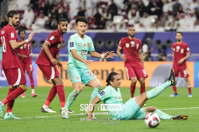 ▲ 중국은 23일(한국시간) 카타르 도하 칼리파 인터내셔널 스타디움에서 열린 2023 아시아축구연맹(AFC) 아시안컵 A조 조별리그 최종전에서 중국은 카타르에 0-1로 무릎을 꿇었다. 결국 조 3위 와일드카드 획득에도 실패해 조별리그에서 탈락했다. ⓒ 연합뉴스