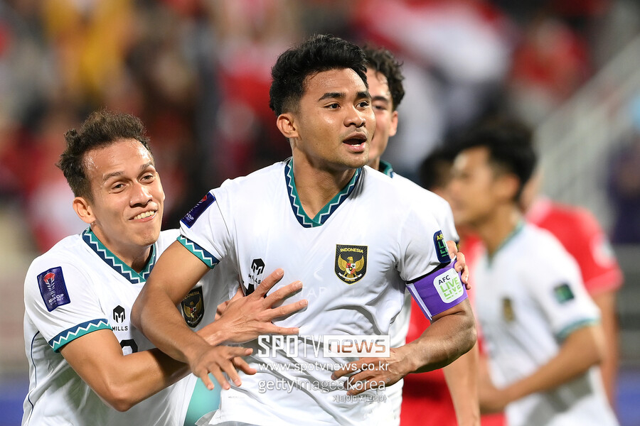 신태용 감독이 이끄는 인도네시아는 2023 아시안컵 조별리그 D조 2차전에서 베트남을 1-0으로 잡고 16강 진출 가능성을 밝혔다.