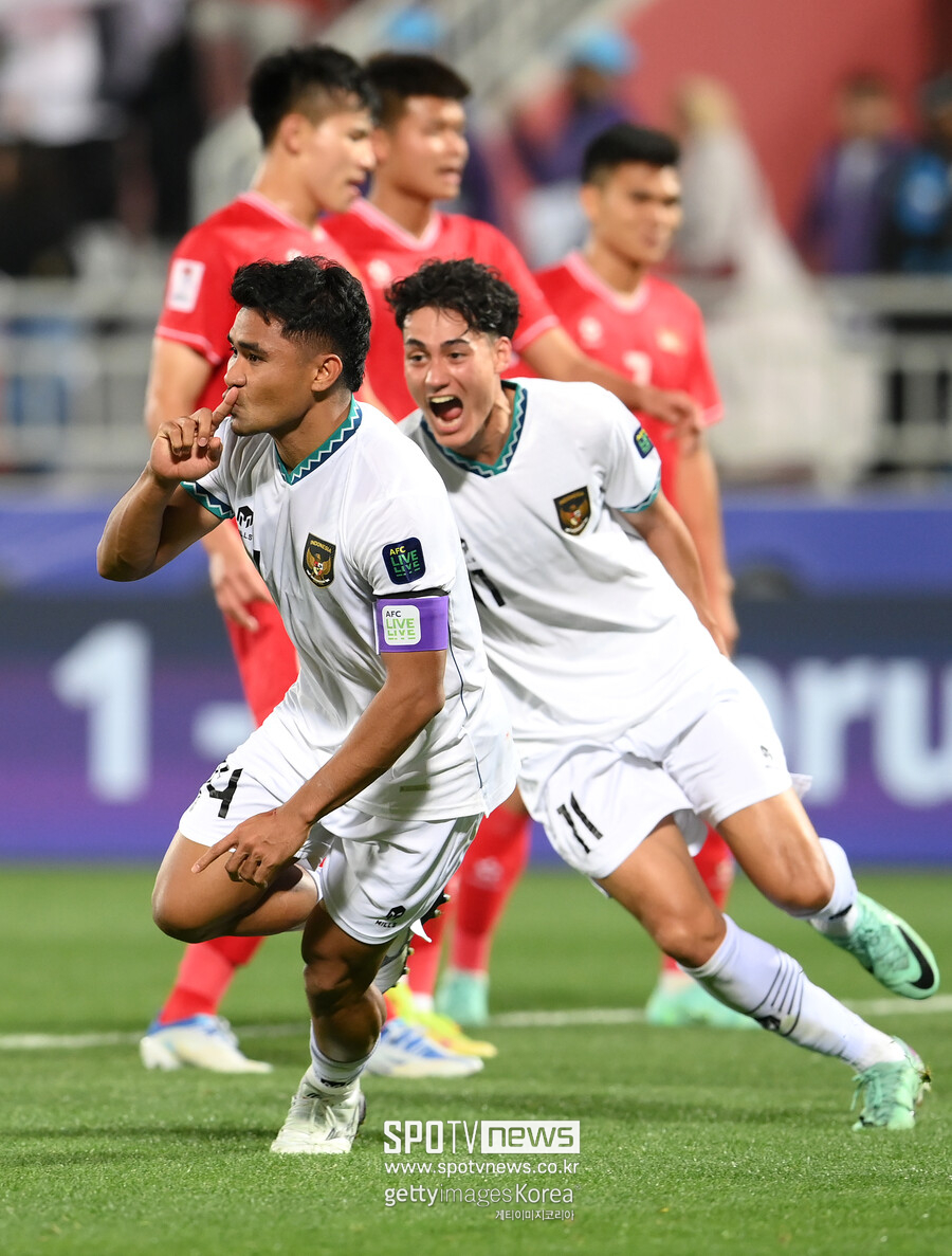 신태용 감독이 이끄는 인도네시아는 2023 아시안컵 조별리그 D조 2차전에서 베트남을 1-0으로 잡고 16강 진출 가능성을 밝혔다.