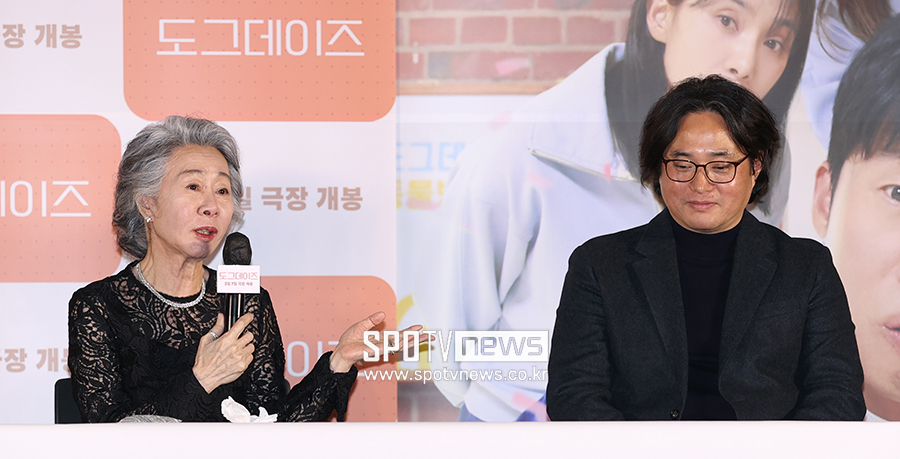 ▲ 윤여정 김덕민 감독 ⓒ곽혜미 기자