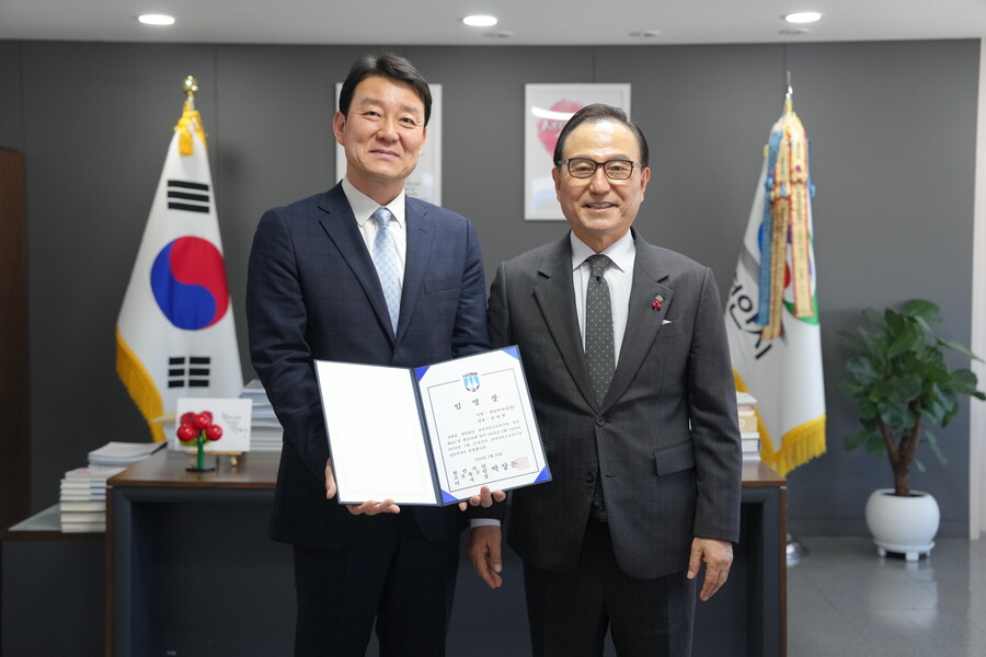 ▲ 천안시티FC가 강명원 전 FC서울 단장을 신임 단장으로 선임했다.  ⓒ천안시티FC