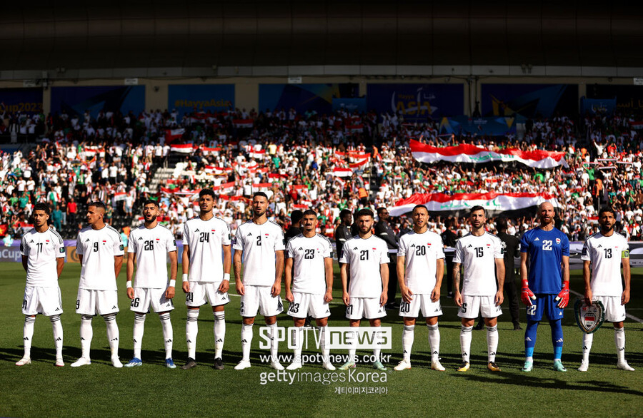 ▲ 필립 트루시에 감독이 이끈 베트남은 지난 24일 도하 자심 빈 하마드 스타디움에서 열린 2023 아시아축구연맹(AFC) 카타르 아시안컵 조별리그 D조 3차전에서 이라크에 2-3으로 패했다. 이날 패배로 베트남은 이번 대회 3전 전패를 기록하며 쓸쓸하게 짐을 쌌다.