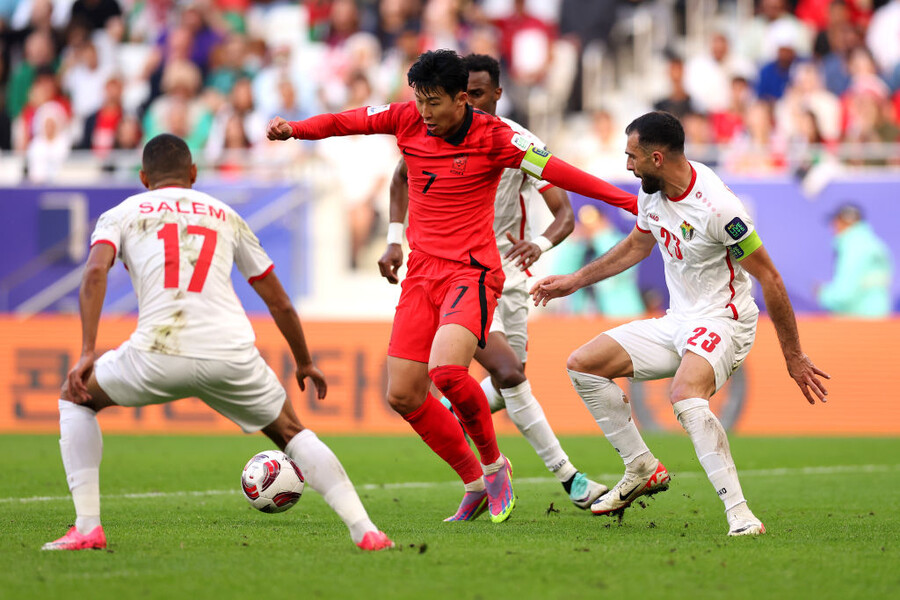 ▲ 말레이시아와 2023 AFC 아시안컵 조별리그 최종전을 앞둔 한국 축구대표팀의 고민은 카드 관리다. 7장의 옐로 카드를 받아 관리가 필요해졌다. ⓒ 연합뉴스