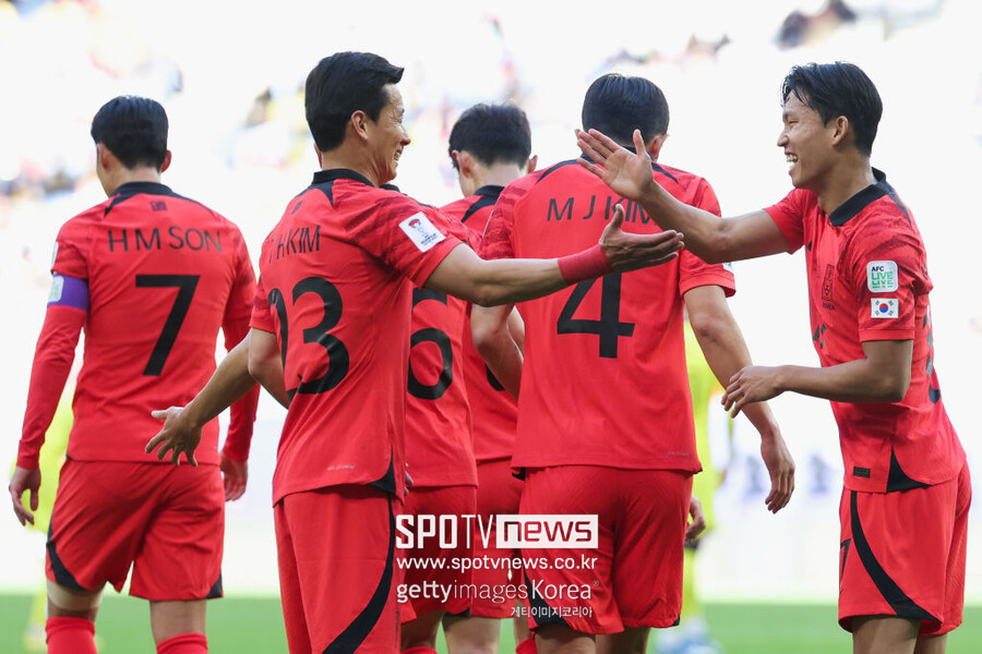 ▲ 위르겐 클린스만(독일) 감독이 이끈 한국은 지난 25일 카타르 알 와크라에 위치한 알 자누브 스타디움에서 열린 2023 아시아축구연맹(AFC) 카타르 아시안컵 조별리그 E조 최종전에서 말레이시아와 3-3 손에 땀을 쥐는 명승부를 펼쳤다.