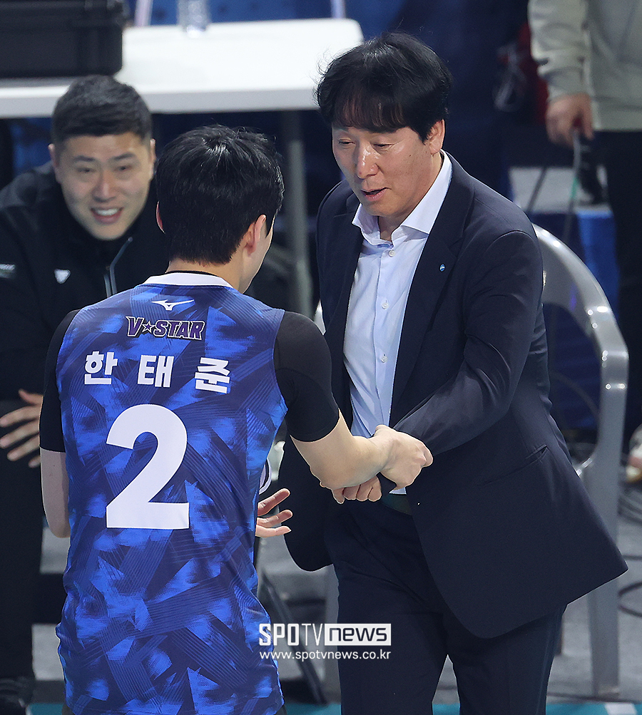 [포토S] 한태준, '감독님 같이 춤춰요!'