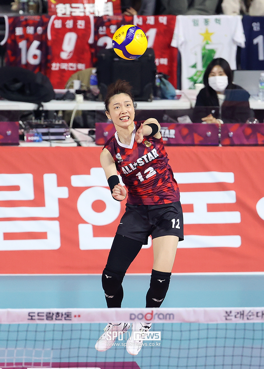 [포토S] 문정원, 날렵한 서브!