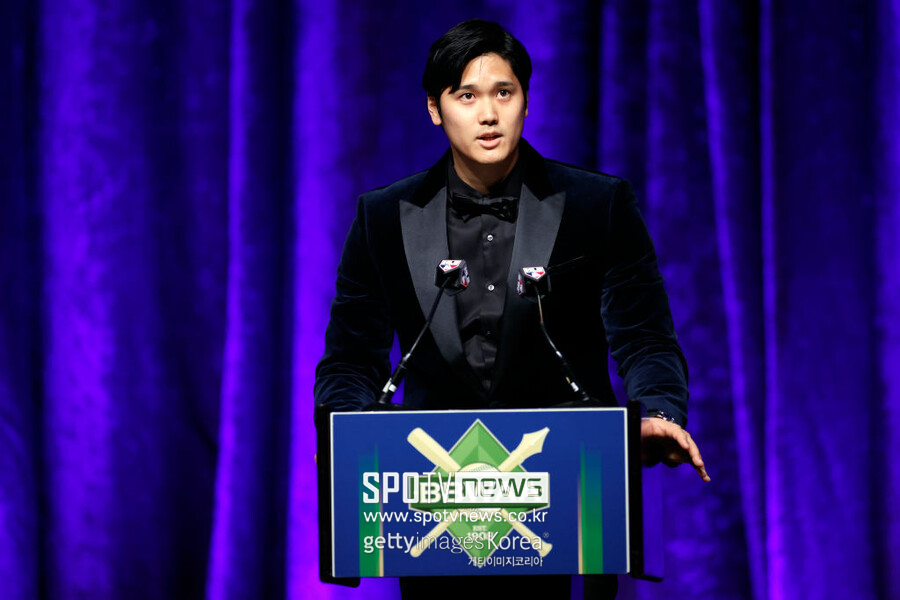 "다음엔 커닝 안 할게요" MVP 오타니, 신인왕 시절 약속은 못 지켰지만…"멋진 연설이었다" 박수갈채