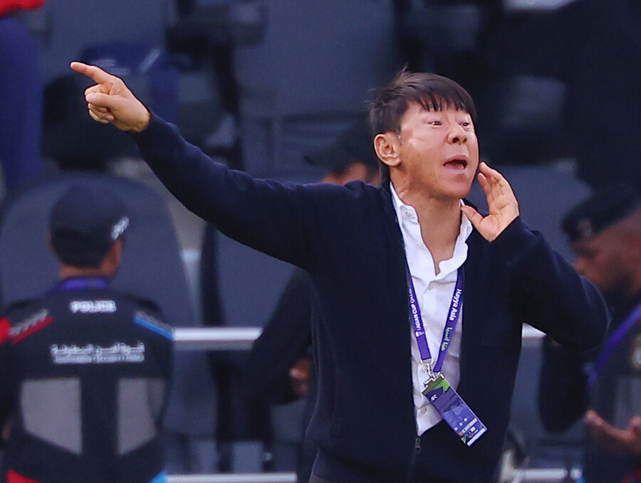 ▲ 인도네시아 신태용 축구대표팀 감독, 호주와 2023 아시안컵 16강전 0-4 패배를 경험했다. ⓒ연합뉴스