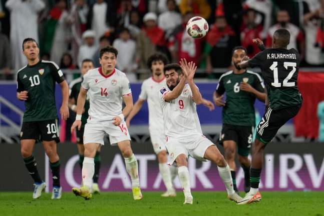 ▲ 아랍에미리트(UAE)는 29일 오전 1시(한국시간) 카타르 알 라이얀 아흐마드 빈 알리 스타디움에서 열린 2023 아시아축구연맹(AFC) 아시안컵 16강전에서 타지키스탄과 만나 치열하게 다퉜다 ⓒ연합뉴스